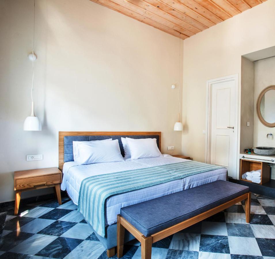 Hotel Off Hriszí Aktí Haniá Kültér fotó