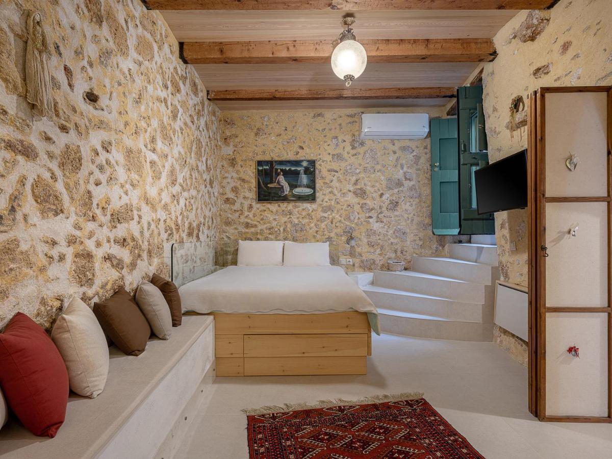 Hotel Off Hriszí Aktí Haniá Kültér fotó