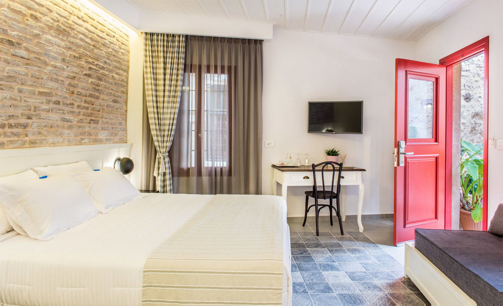Hotel Off Hriszí Aktí Haniá Kültér fotó