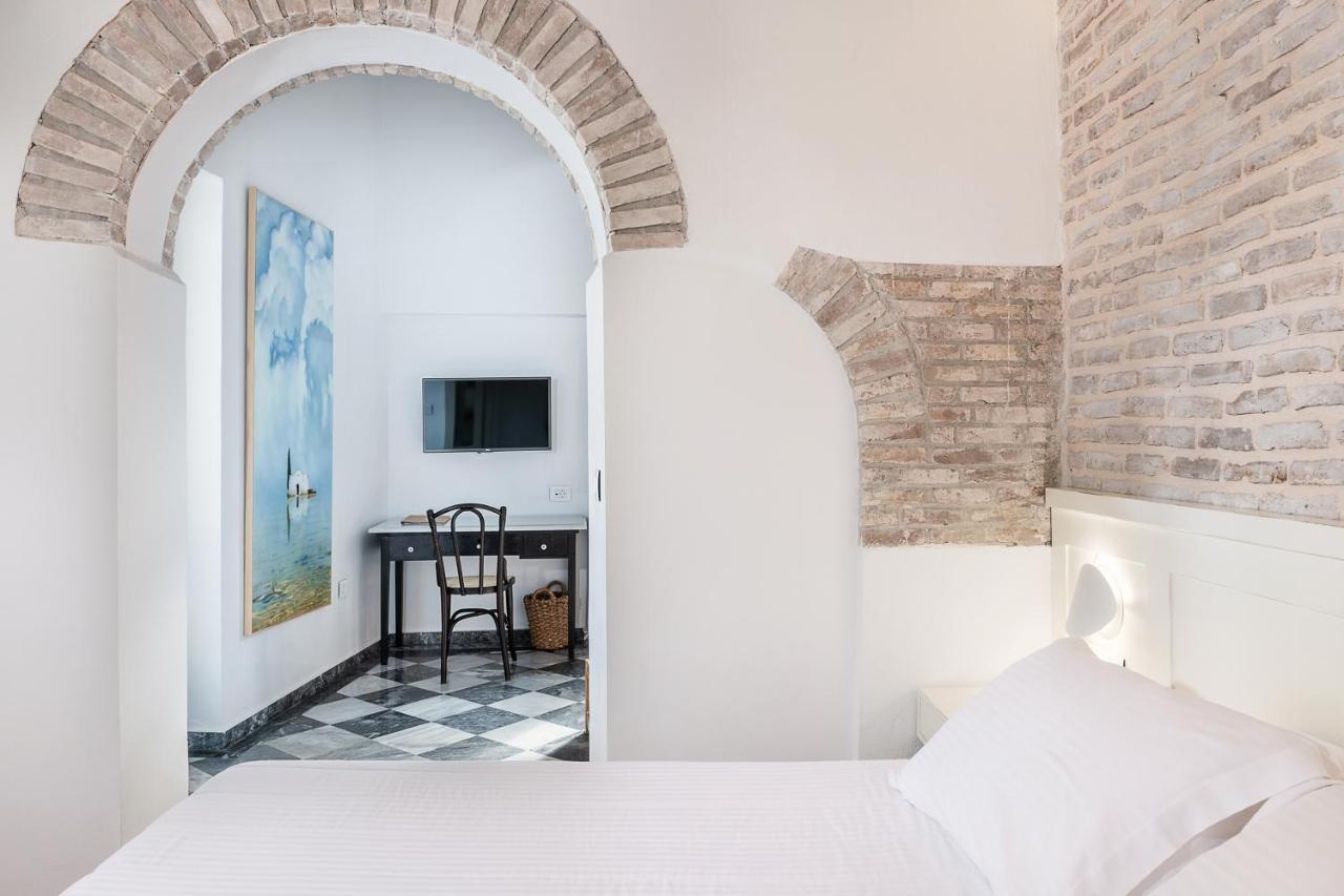 Hotel Off Hriszí Aktí Haniá Kültér fotó