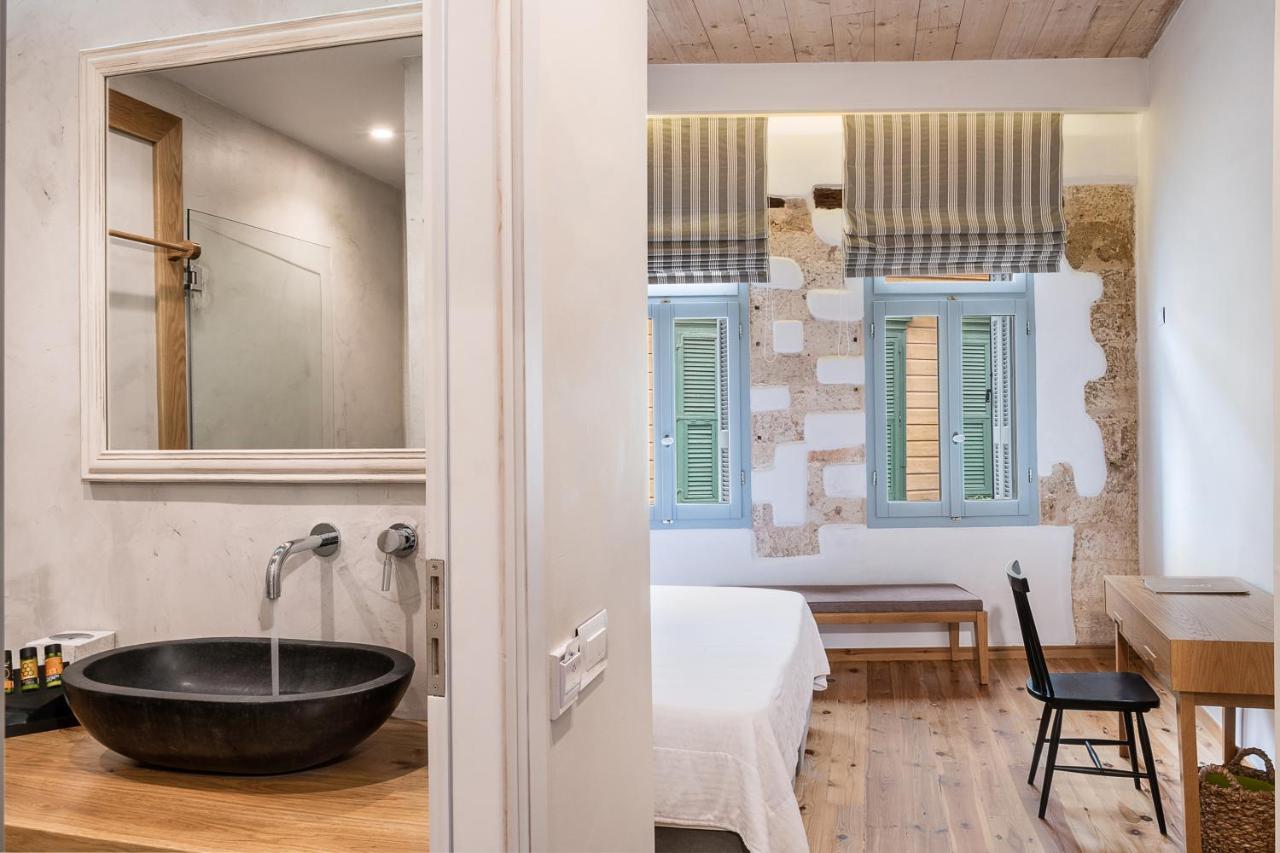 Hotel Off Hriszí Aktí Haniá Kültér fotó