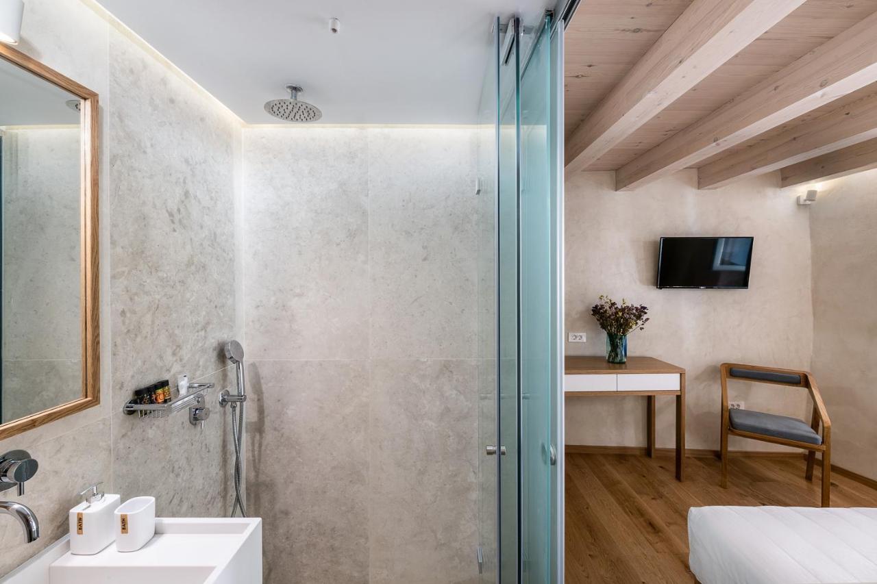 Hotel Off Hriszí Aktí Haniá Kültér fotó
